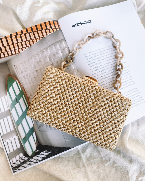ISLA STRAW CLUTCH
